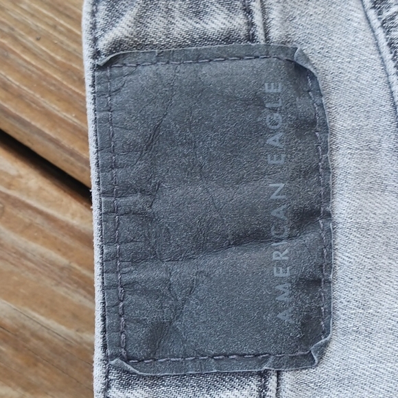 American Eagle women's gray distressed jeans size 30 x 32 - Picture 2 of 13